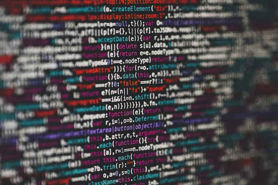 tela com códigos de programação