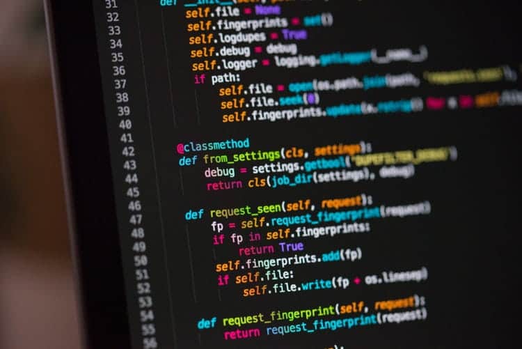tela de computador com codigos de programacao