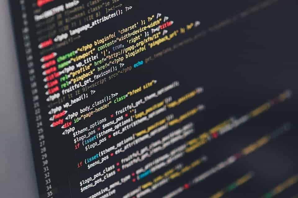 tela de computador com codigos de programacao