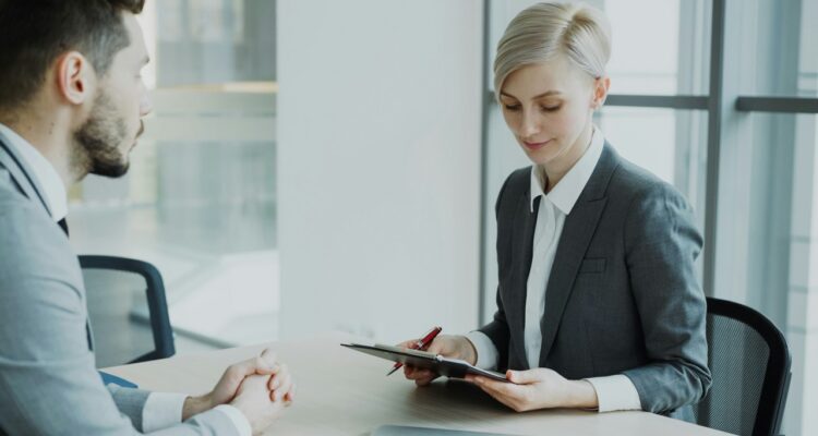 teste de admissão para o trabalho e entrevistas de RH